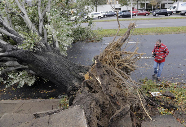 Superstorm Sandy kills 40, millions without power