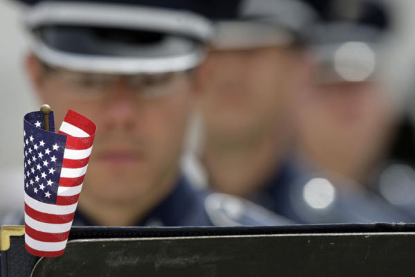 On US Memorial Day, Obama pays tribute to fallen