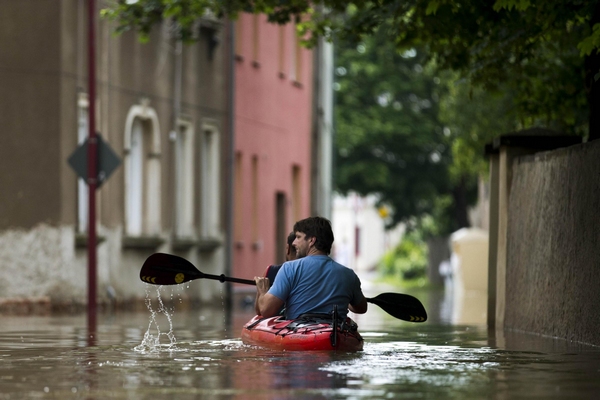 Worst floods in a decade continue in Germany