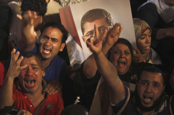 Jubilant crowds celebrate after Mursi overthrown