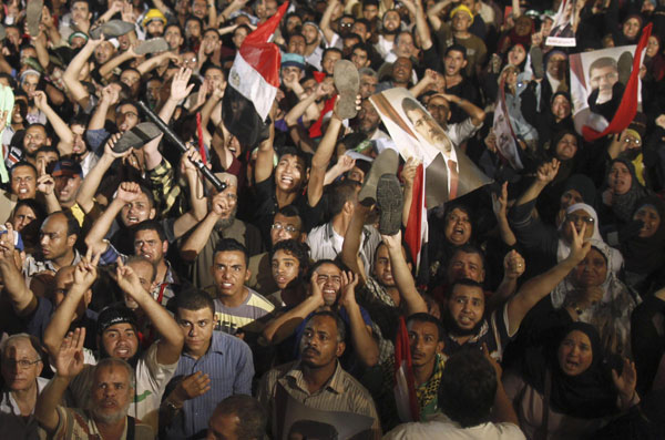 Jubilant crowds celebrate after Mursi overthrown