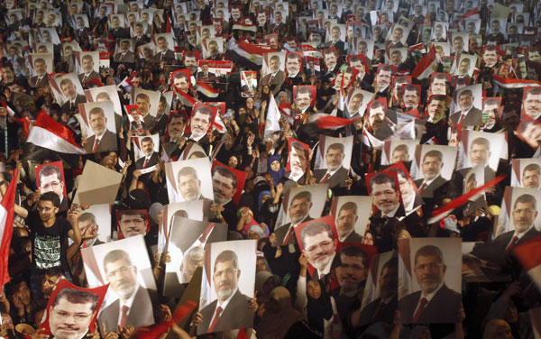 Jubilant crowds celebrate after Mursi overthrown