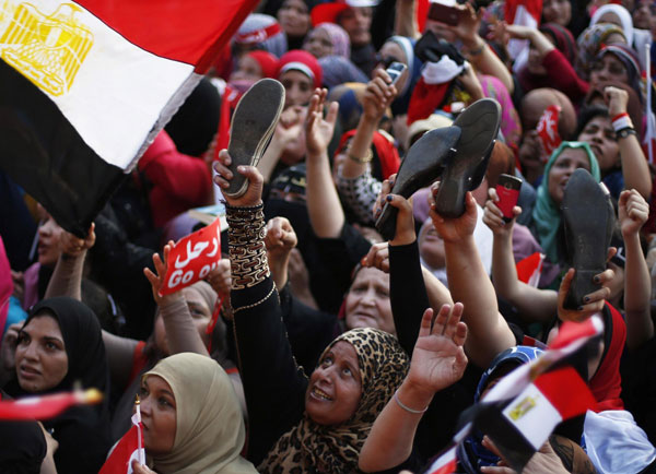 Jubilant crowds celebrate after Mursi overthrown