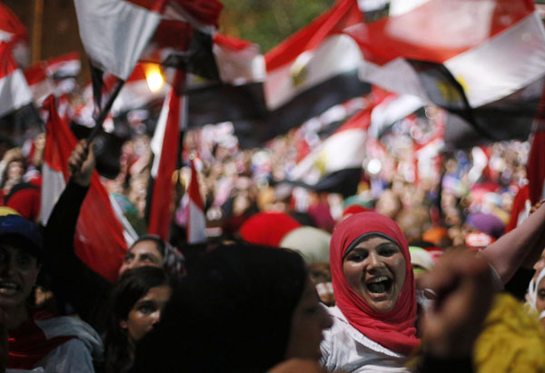 Jubilant crowds celebrate after Mursi overthrown