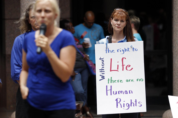 Thousands flock to Texas Capitol over abortion