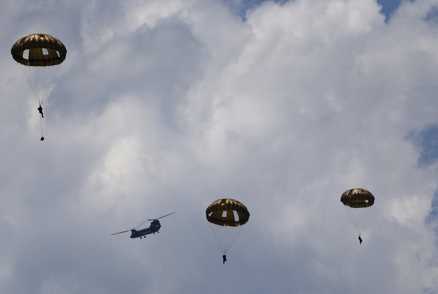 Japanese Ground SDF holds military drills in W Tokyo