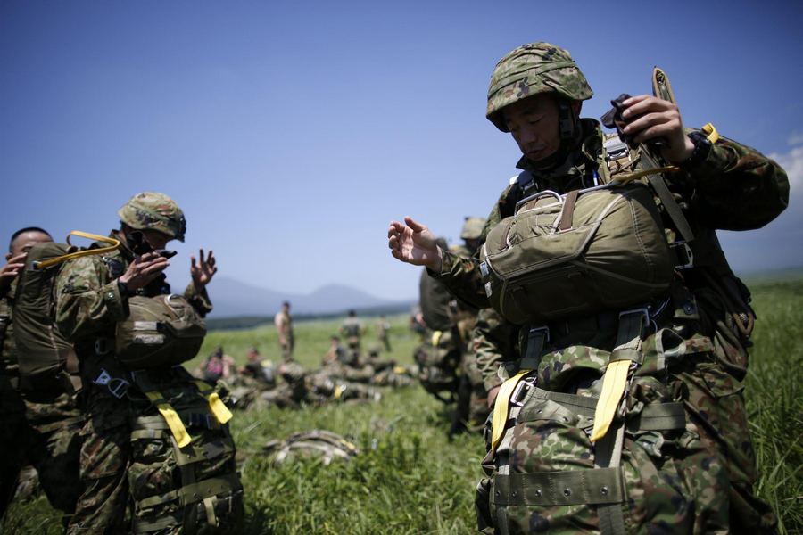 Japanese Ground SDF holds military drills in W Tokyo