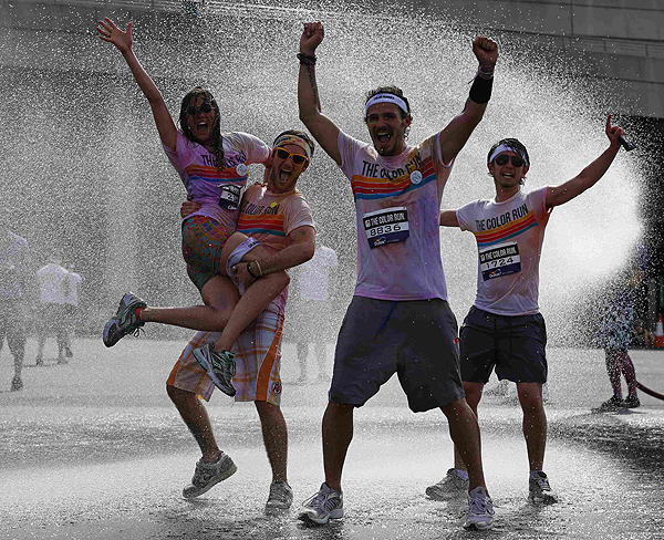 Color Run in London promotes healthy living