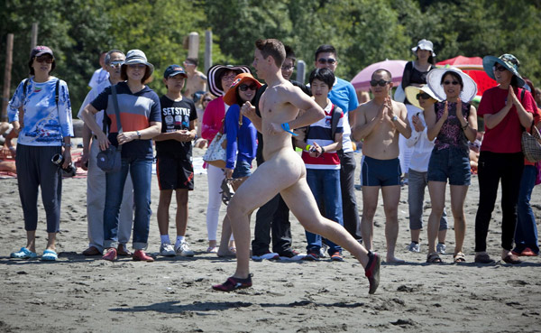 Bare buns run in Vancouver