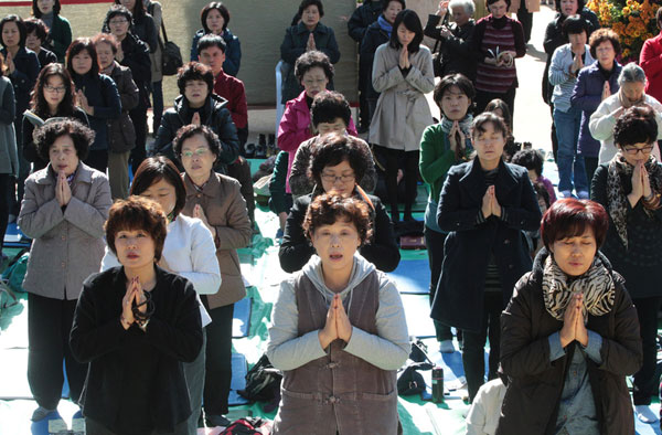 College entrance examinations kick off in S Korea