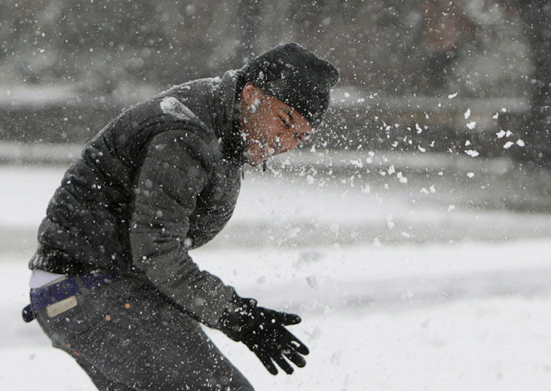 Snowstorm blasts US