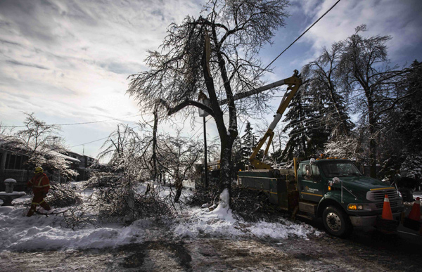 Ice storm leaves many without power in US, Canada