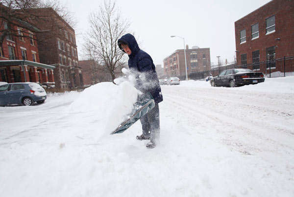 Powerful storm brings Arctic cold, snow to US Northeast