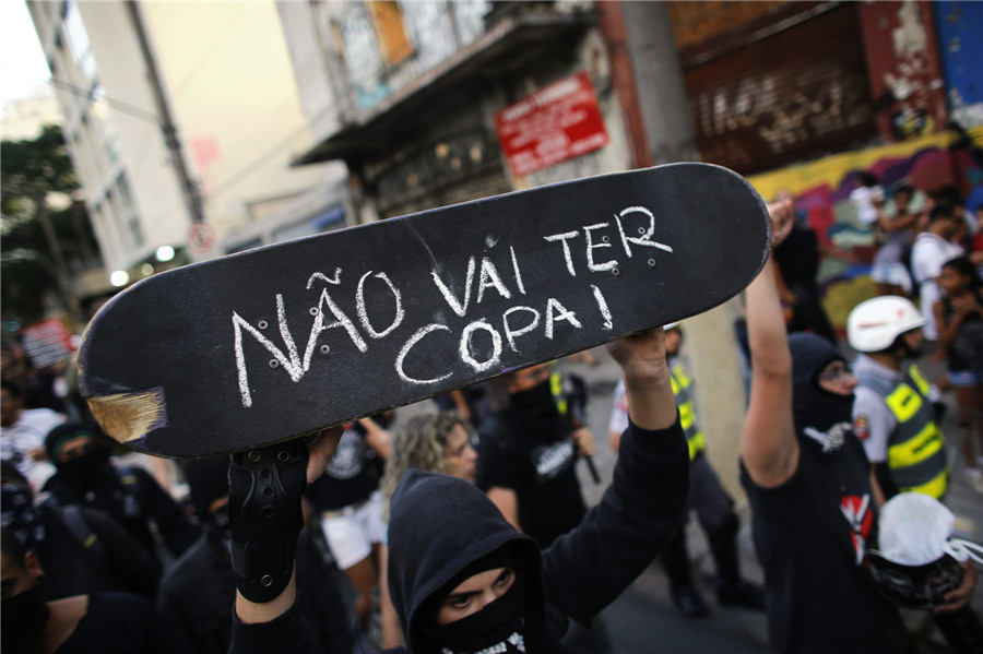 Anti-World Cup protests wane in Sao Paulo