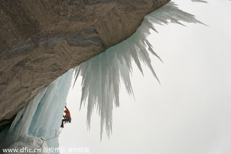 Canadian climber challenges 'Weeping Wall'