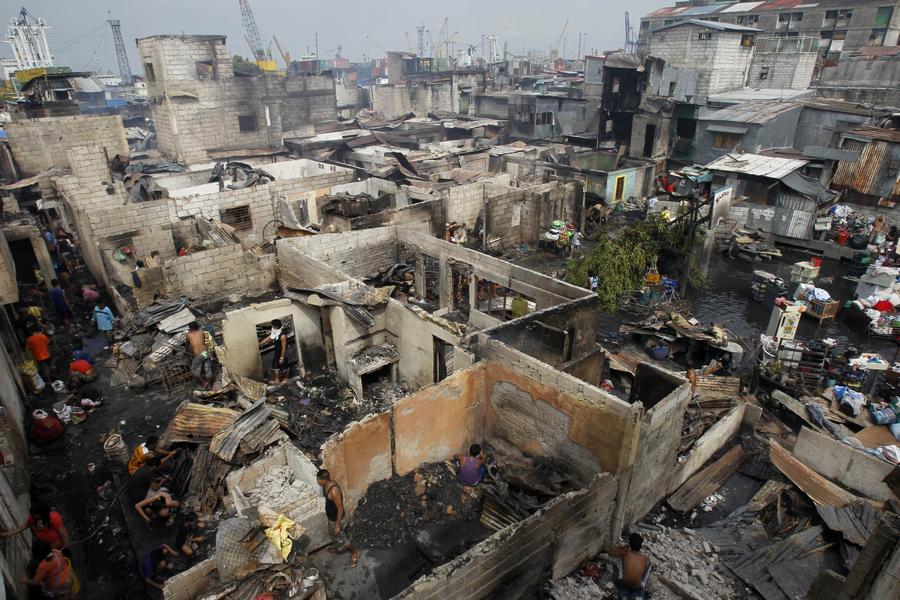 Separate fires leave 1,700 families homeless in Manila