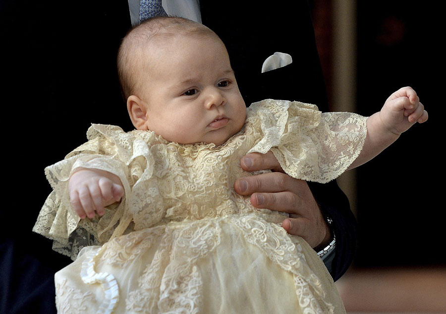 Prince William, Kate release new photo with Prince George