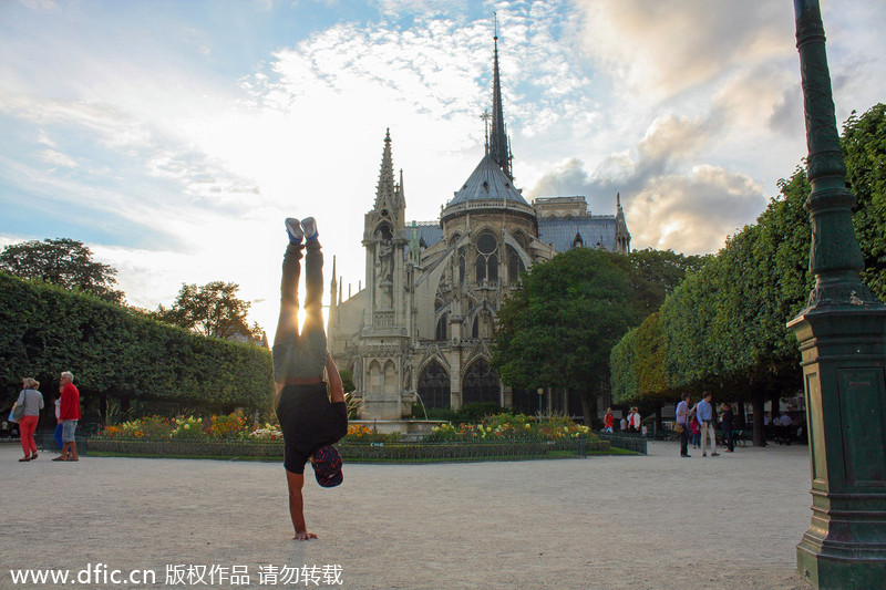 Breakdancer 'freezes' in front of Paris landmarks