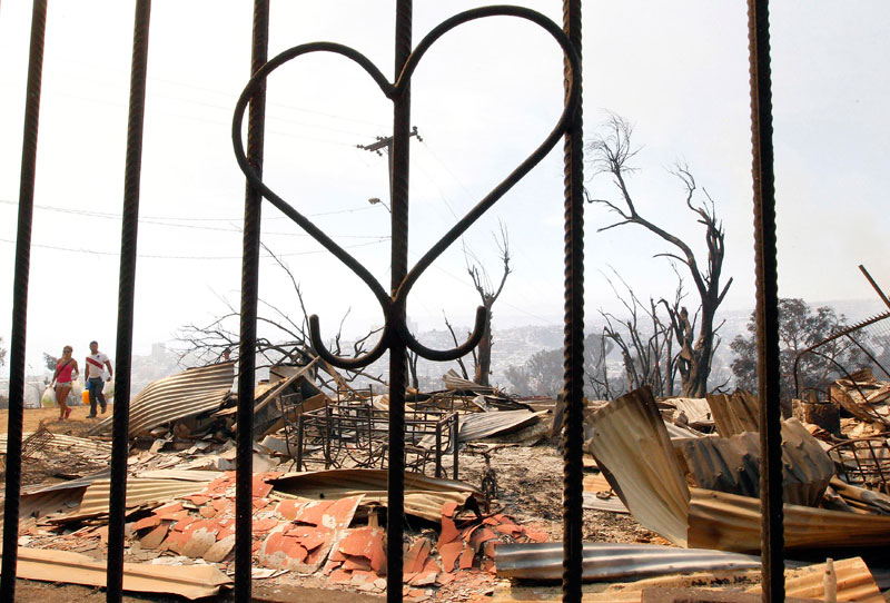 Death toll from Chile forest fire rises to 16