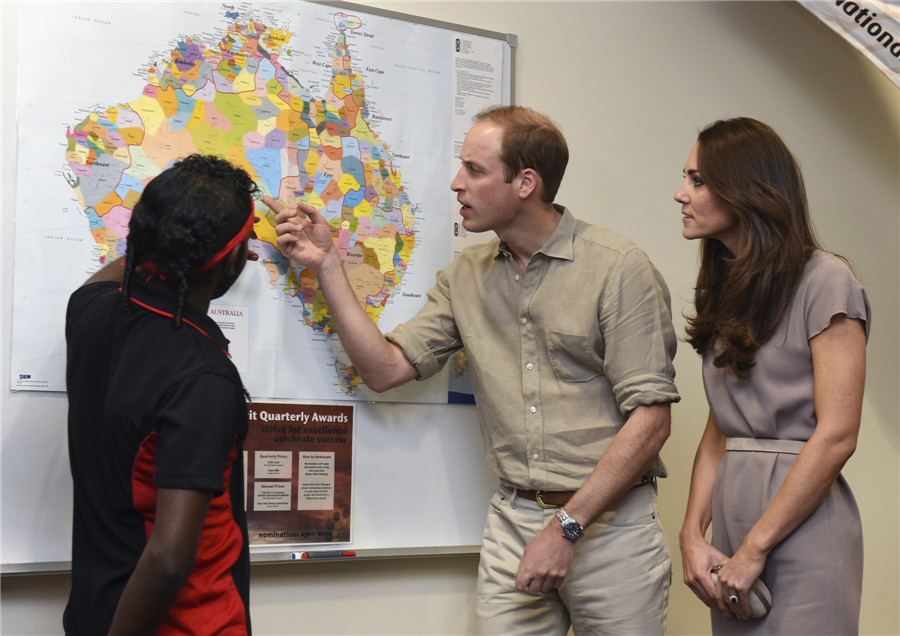 Prince William, Kate visit Ayers Rock