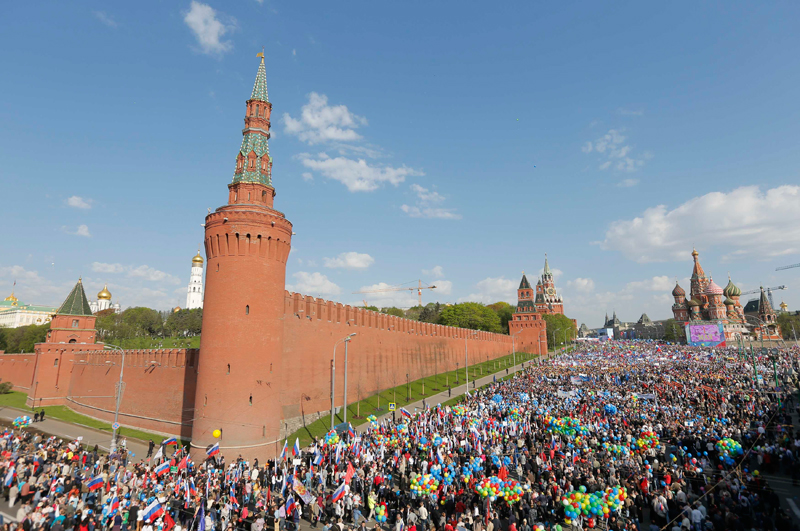 Russians parade to celebrate Labor Day