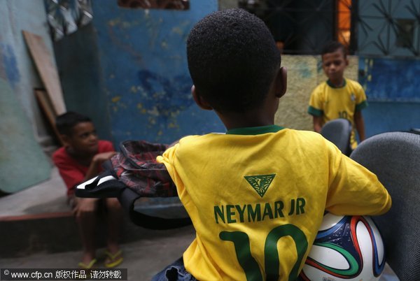 Brazilian school children call for education standard raise