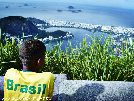 Brazilian school children call for education standard raise