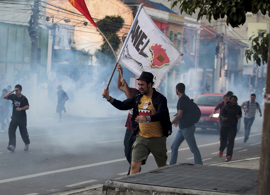 Sao Paulo metro strike suspended, but fears loom