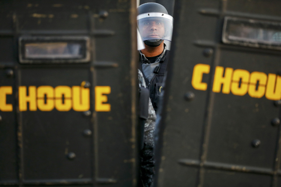 Sao Paulo metro strike suspended, but fears loom