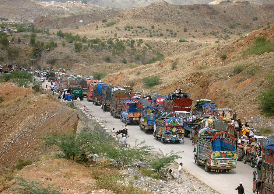 Pakistani civilians flee from N Waziristan