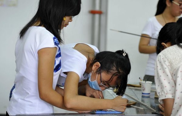 Aeromodelling enthusiasts spend summer at school