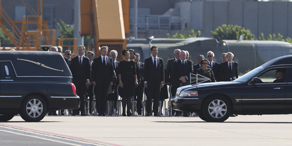 40 bodies from jet returned to Dutch soil