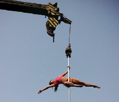 252 pounds dancer swings with flexibility