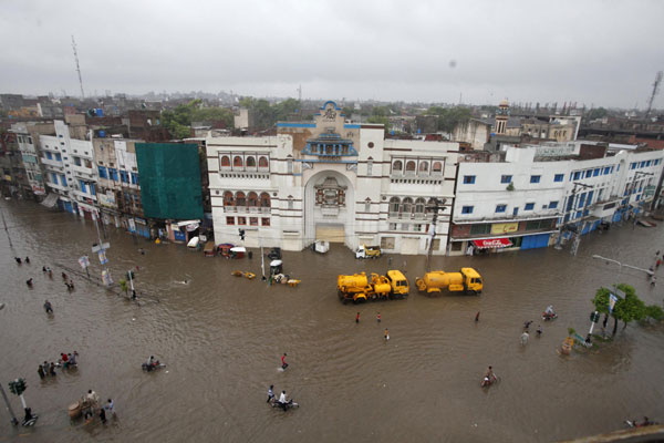 Monsoon rains kill 110 in Pakistan, 86 in India