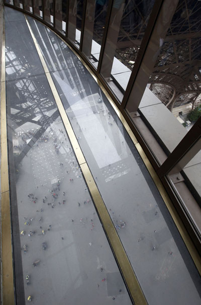 Scary selfies at new Eiffel Tower attraction