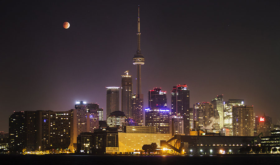 Lunar eclipse in Asia and the Americas