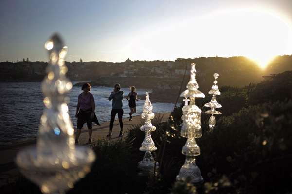 'Sculpture by the Sea' exhibition in Sydney attracts visitors