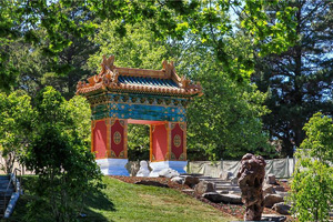 'Sculpture by the Sea' exhibition in Sydney attracts visitors