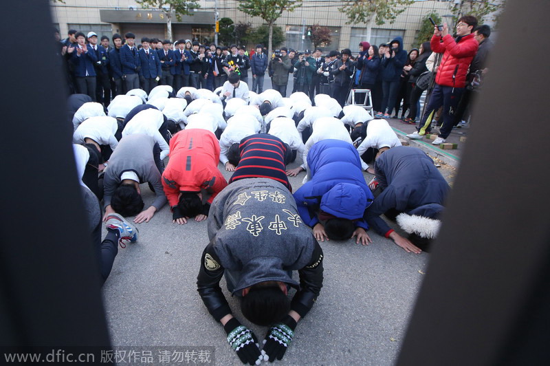 Rituals and prayers for hope at the South Korean college entrance exams