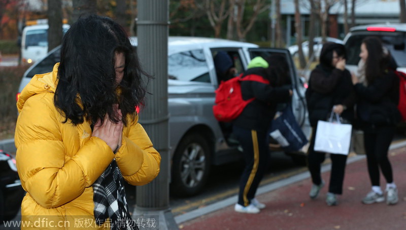 Rituals and prayers for hope at the South Korean college entrance exams