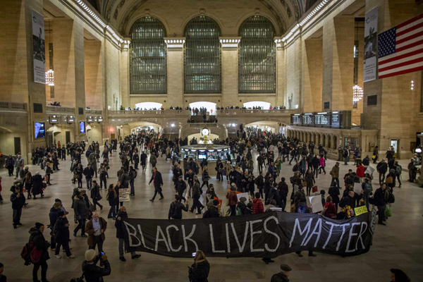 Airport workers, others protest on Martin Luther King birthday