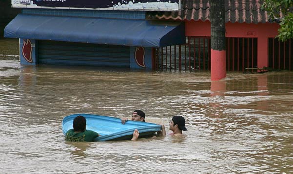 Floods displace over 2,000 in Brazil