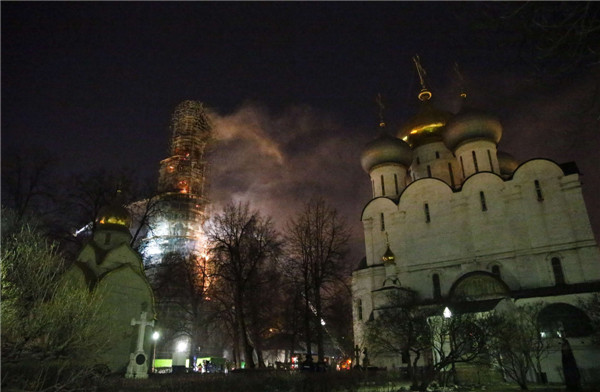 Moscow's ancient monastery on fire