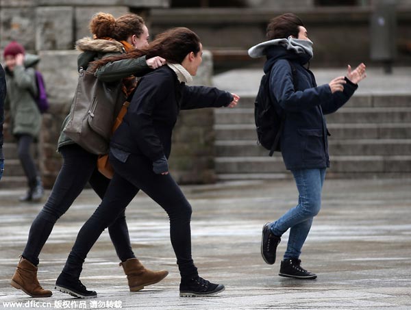 Storm 'Niklas' kills 3 in Germany, railway station ravaged