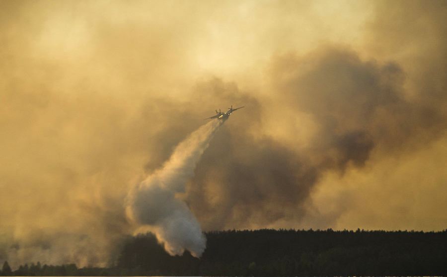 Forest fire threatens Ukraine's Chernobyl nuclear zone