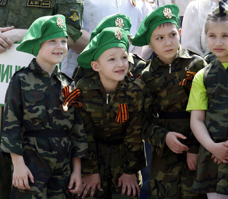 Kid Parade honors WWII veterans