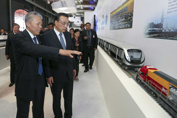 Li tours Chinese manufacturing expo