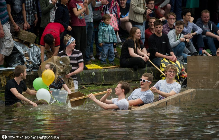 Cambridge students mark end of exam with boat race