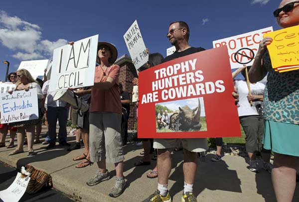 Zimbabwean charged over killing of Cecil the lion