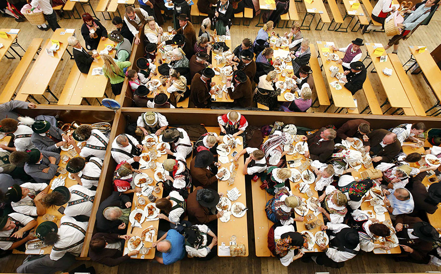 Beer flows at Munich's Oktoberfest